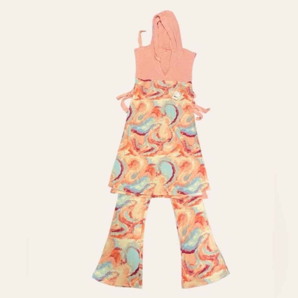 Free People Movement 2 pc All That Set Printed -  Vest and pants - NWT - Picture 2 of 6